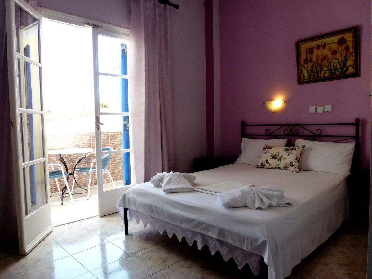 Bougainvillea Suites Kamári Exterior foto